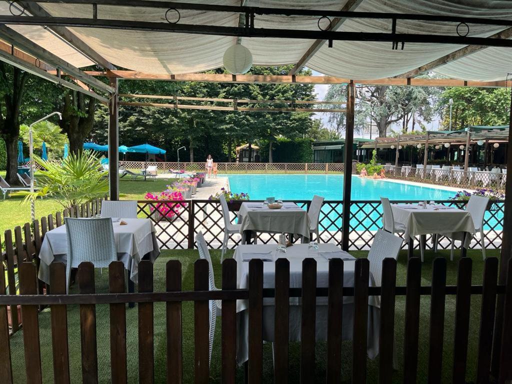 Hotel Sporting Brugherio Exterior photo